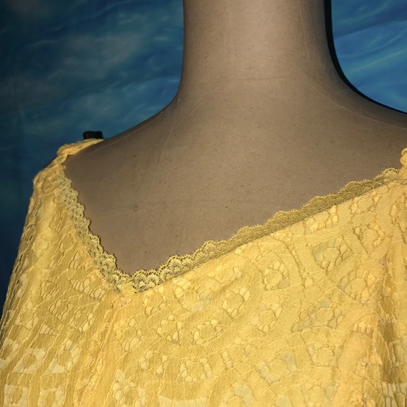 Plus size yellow lace dress - Picture 3 of 4